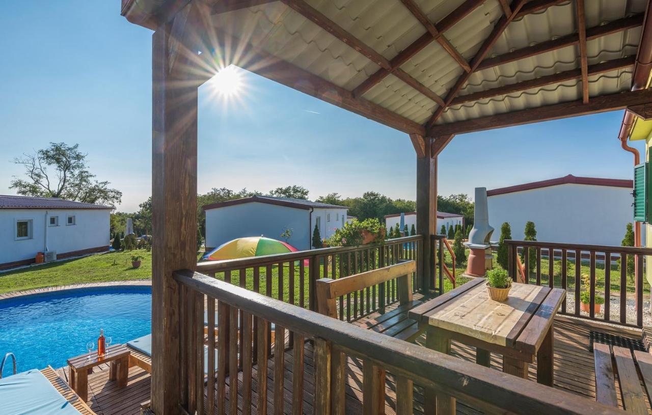 Holiday Park Village Jelovci Kringa Exterior foto